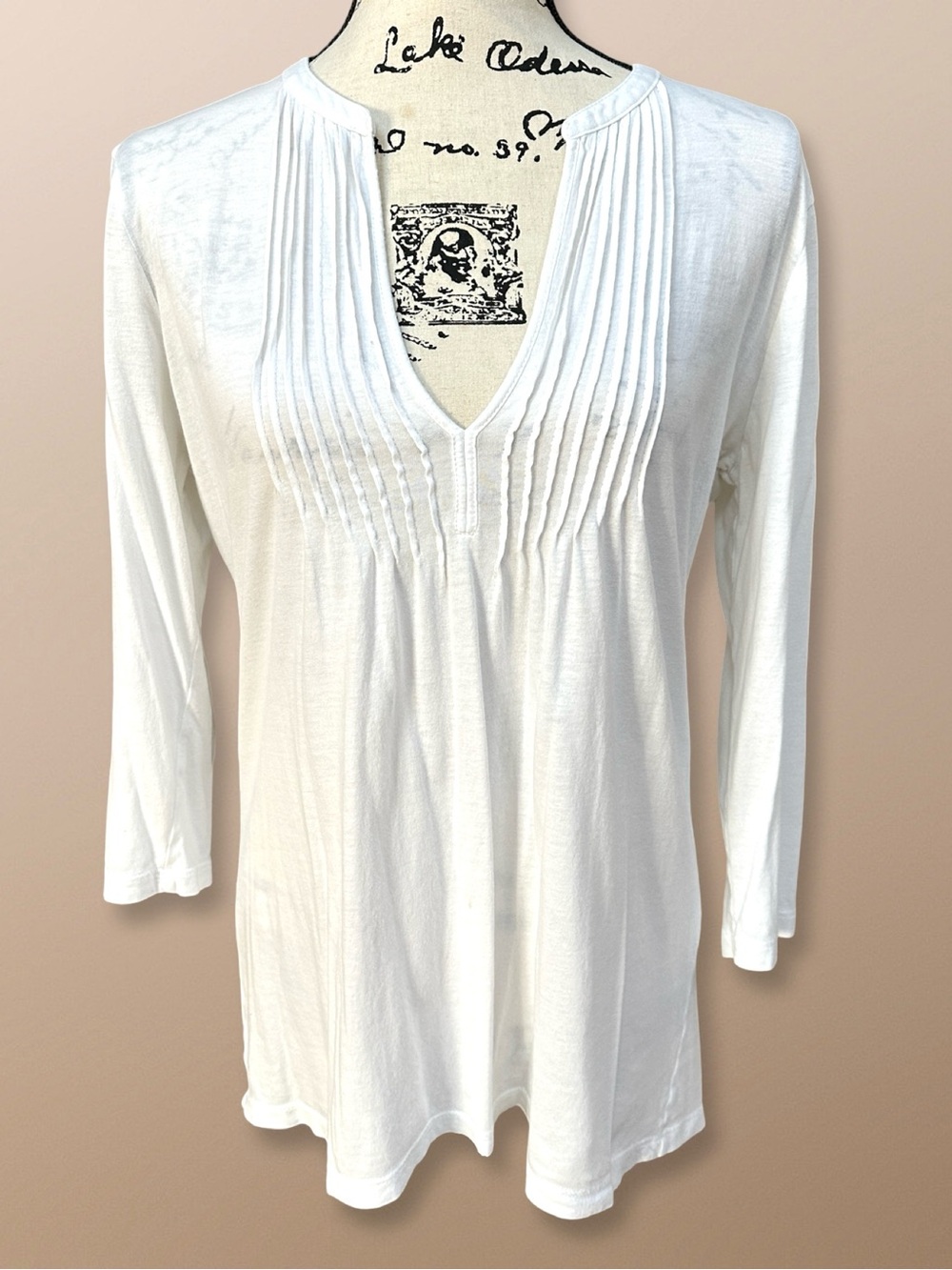 Ann Taylor LOFT White Deep V-Neck Cotton Top Pleat Detail 3/4 Sleeve Size M